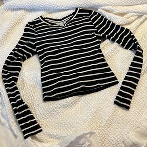 Cute worn once “Good American” brand top